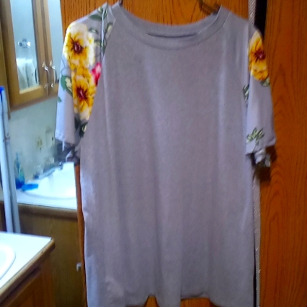 Woman's  shirt